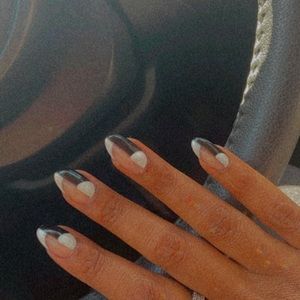 Meet your Posher, Nikkida